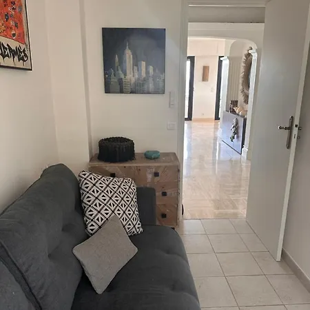 Premium Sea Front Apartment *