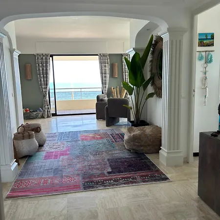 Premium Sea Front Apartment *