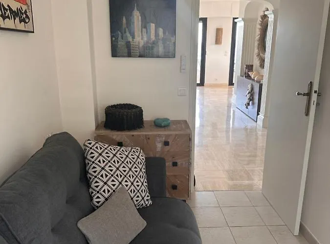 Premium Sea Front Апартаменти *