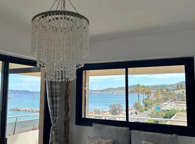 Апартаменти Premium Sea Front Ле-Лаванду