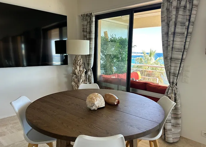 Апартаменти Premium Sea Front Ле-Лаванду