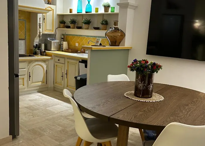 Premium Sea Front Апартаменти *