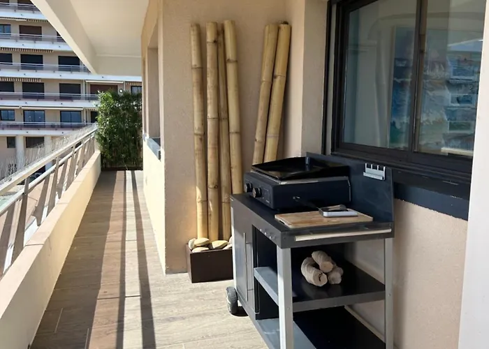 Апартаменти Premium Sea Front Ле-Лаванду