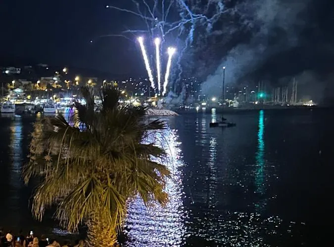 דירה Premium Sea Front לה לבאנדו