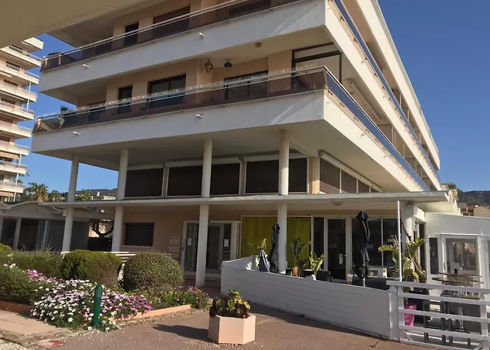 Premium Sea Front דירה