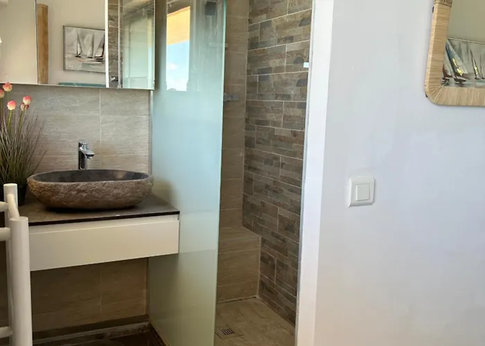 דירה Premium Sea Front לה לבאנדו